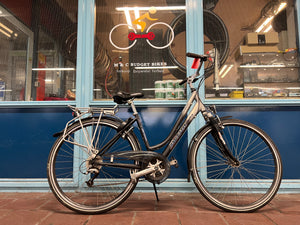 Second-hand women's bicycle Cortina U4 28 inch 51 cm