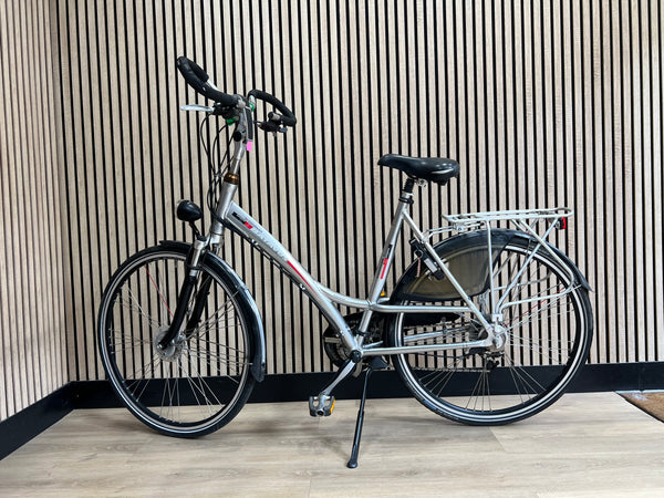 Second-hand women's bicycle Cortina U4 28 inch 51 cm