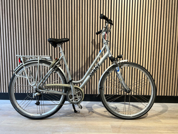 Second-hand women's bicycle Cortina U4 28 inch 51 cm