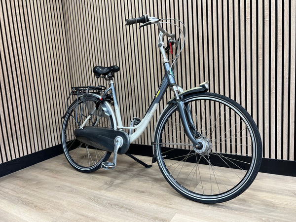 Second-hand women's bicycle Cortina U4 28 inch 51 cm