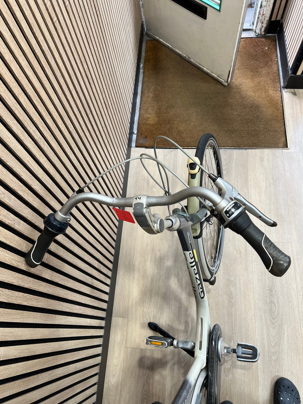Second-hand women's bicycle Cortina U4 28 inch 51 cm