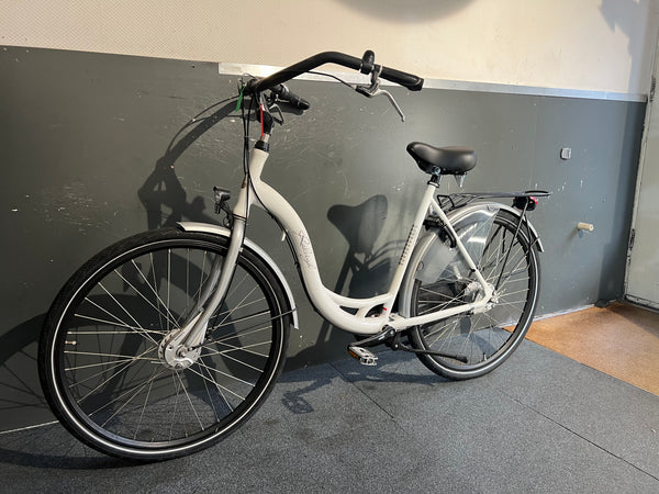 Tweedehands Damesfiets Raleigh fleur 28 inch 56 cm