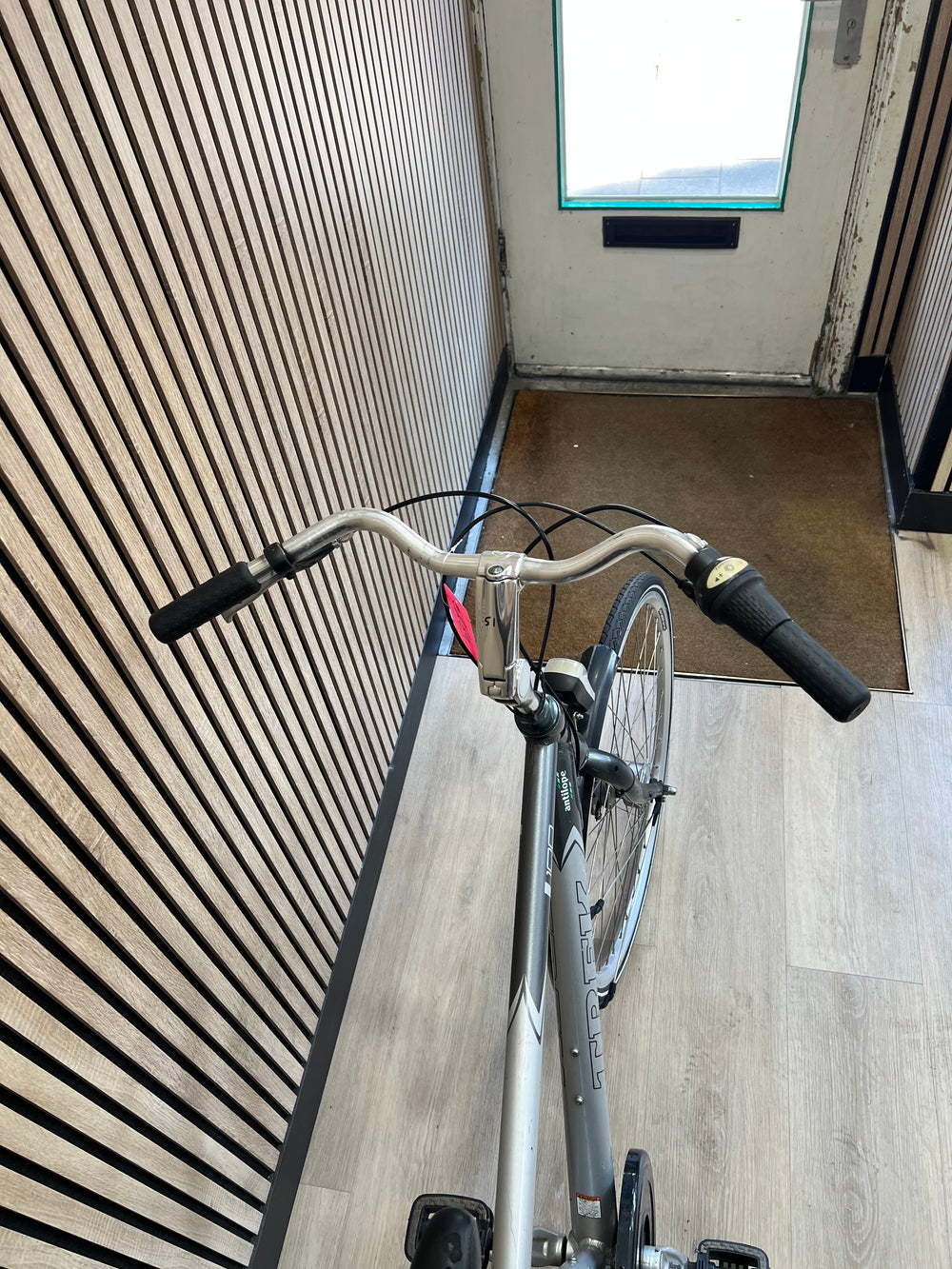 Trek L100 Herenfiets 28 Inch – 51 cm – 7 Versnellingen