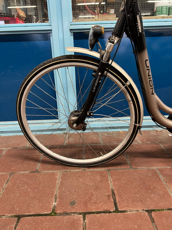 Second-hand women's bicycle Cortina U4 28 inch 51 cm